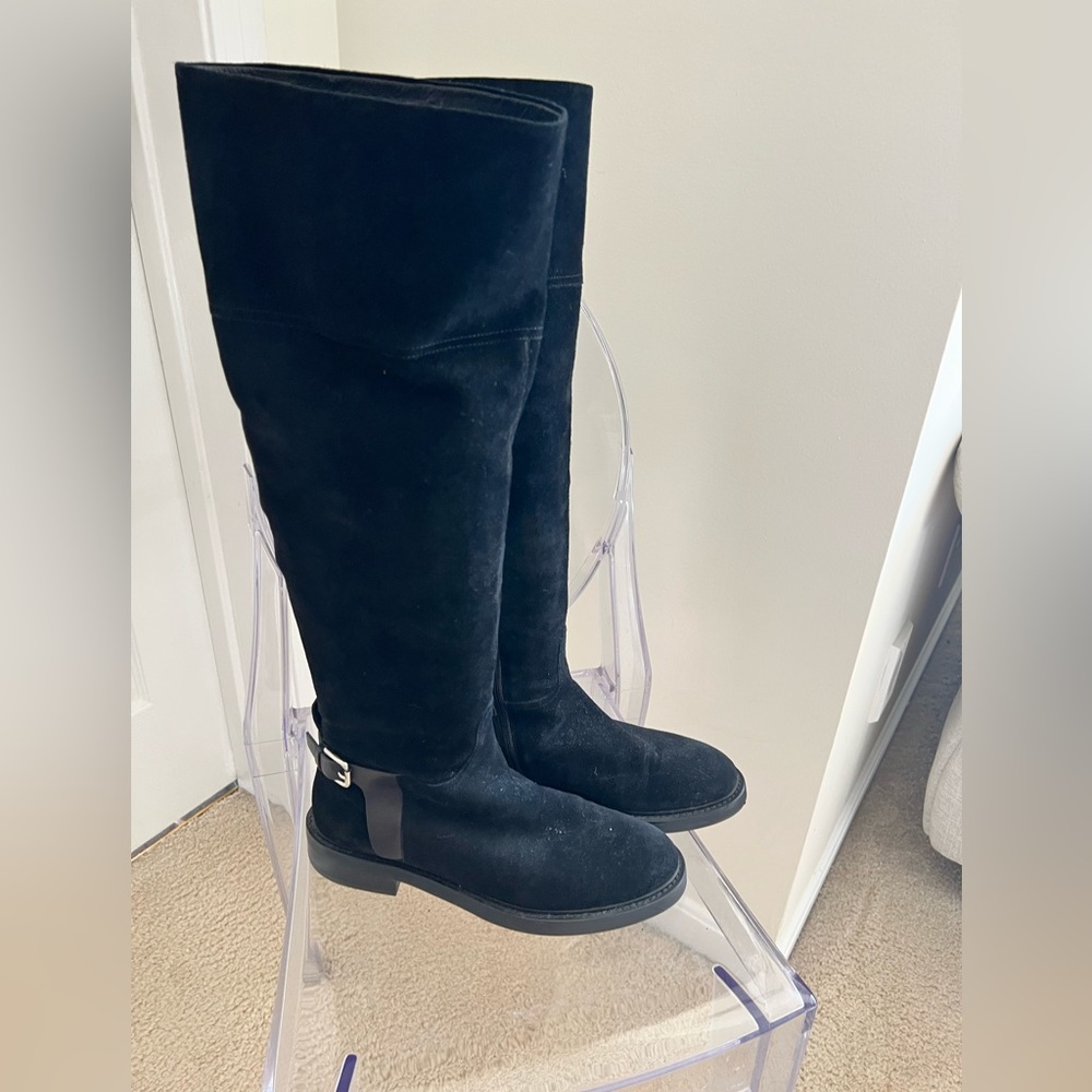 Over the knee Italian suede winter boots! With fur for feet. Size 40. BASCONI